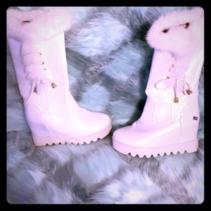 White faux leather winter snow boots with faux fur